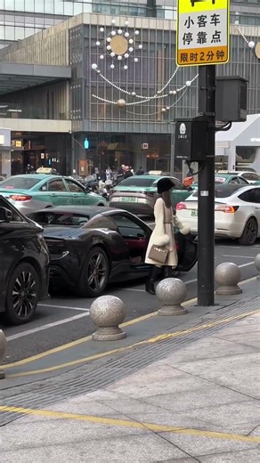 girl photoshoot driving car speed 🚄