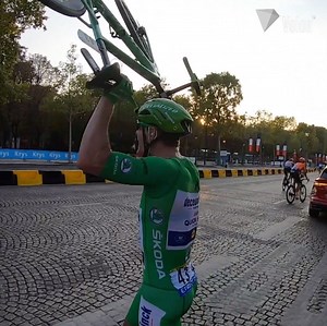 31K views · 589 reactions | Did somebody say 2020 is almost over?! Here's to a safe and healthy 2021 for everyone, and more memorable cycling moments like this!  | Velon CC | Facebook