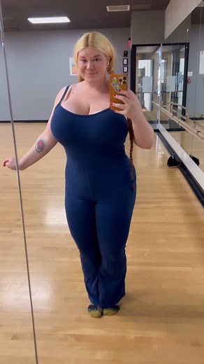 Penny Brown on Instagram: "Lil gym outfit!"