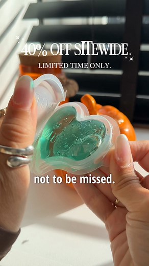 84K views | It’s here… our BIGGEST Black Friday Sale EVER!  Enjoy 40% off sitewide and fill your home with cosy, festive fragrance magic.  Bestselling wax melts & gel melts ️ Hand-poured candles & diffusers  Perfect for gifting (and self-gifting ) This offer won’t last — shop while everything’s 40% off!  Discount auto-applies at checkout | Village Wax Melts | Facebook