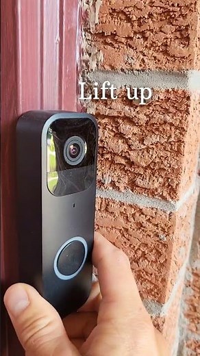 Clipping Blink camera onto mount