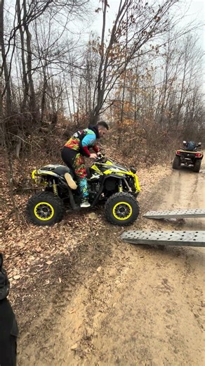 Easy ATV Unload😇😝😇 #atv #offroad #unloading #canam #canamrenegade