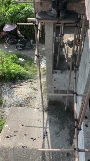 Construction of a very tall building using modern engineering methods