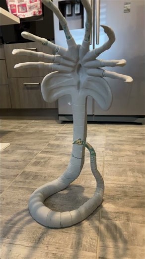 Début statue facehugger avec quelque modif #alien #statue #facehugger