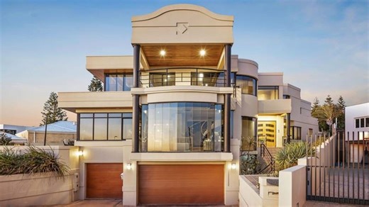 VIDEO TOUR of the oceanfront family entertainer!