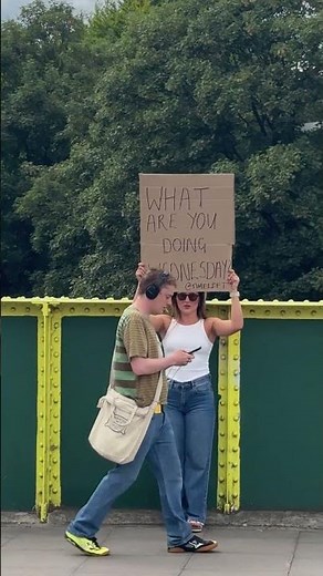 Join Timeleft and let our AI match you with compatible dinner guests!