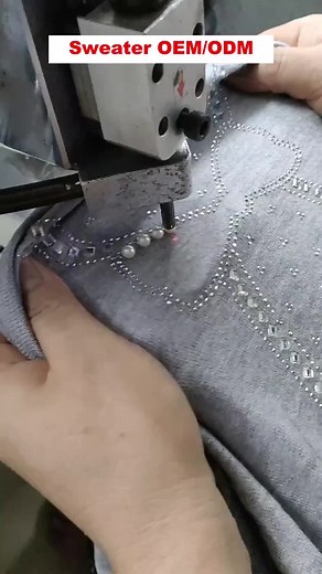 We are a professional knitwear factory and a high-quality manufacturer. If necessary, DMCooperation. #Knittedsweater #knittingfactory #knit #knitlove #knitwveal #knitfashion #cashmere #luxurvknitwear #knittinginspiration #luxur #mydesign #egetdesign #mitdesigr #mywork #mvpassion #passion #beautiful #nice #wow #iloveit #madebvhand #handknit #handmade #madewithlowe #strikkeinspo #strikkedil