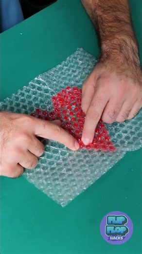 This combo looks fake 😳 Orbeez + bubble wrap ❣️