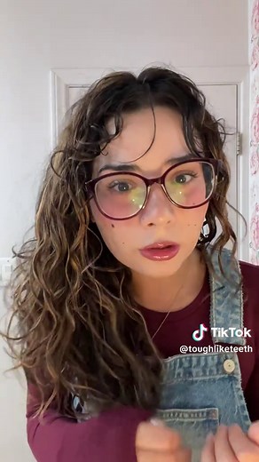 Curly Hair Styles for Glasses Wearers