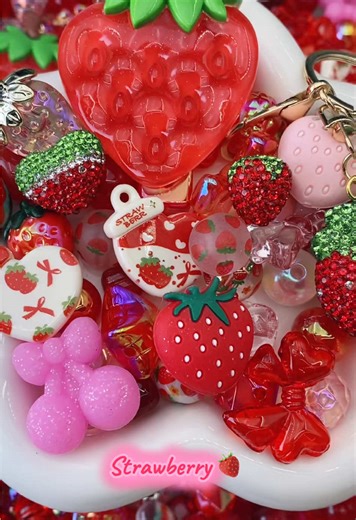 Strawberry #beads #diy #packing #red #strawberry #pretty