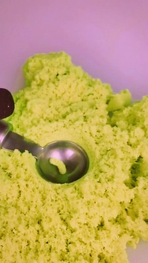 Do you feel decompressed by the sound of cutting space sand?#decompression #competition #decompressedvideo #decompressiontoys #spacesand #relax #fyp #foryou #tiktok @DOU 小助手 @TikTok