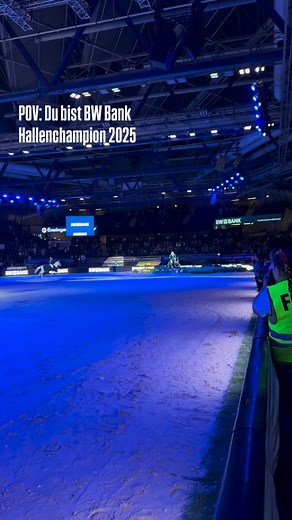 Dürfen wir vorstellen: Die neuen BW Bank Hallenchampions 2025 - Mario Walter & Mufasa! 🏆 Erst Vollgas im Parcours, dann noch mehr in der Siegerehrung zum Schluss am langen Zügel aus der Halle. Ein gelungener Tagesabschluss! 🥳 | STUTTGART GERMAN MASTERS