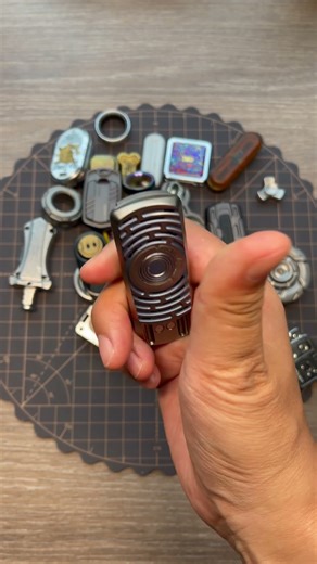 My secret to beating work stress? A quick fidget session! 🤫#fidgetspinner #metal #edc #top