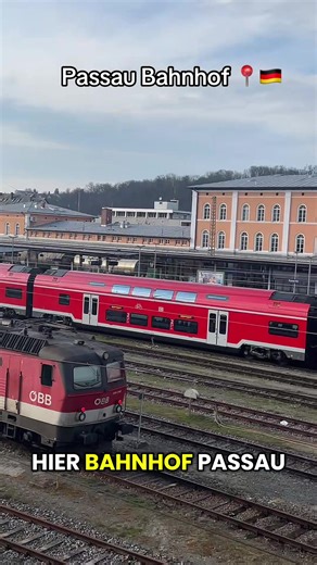 Passau Bahnhof | Zugverbindungen in Niederbayern Am Passau Hauptbahnhof kommen und fahren Züge Richtung Munich, Regensburg und Österreich. Ein wichtiger Bahnhof nahe der Donau in Niederbayern. Passau Bahnhof Deutschland, Passau Hauptbahnhof Zugverkehr, Zugverbindung Passau München, Bahnreise Niederbayern Donau, Passau Bahnhof Bayern #ShakeelVoyager #Passau #Bahnhof #Bayern #Zugreise