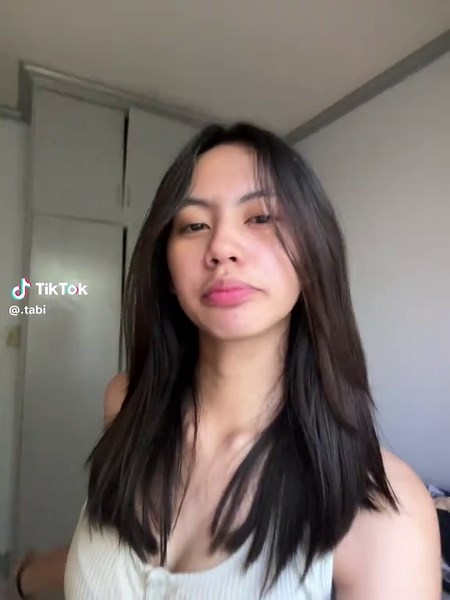 Hand Gestures and Expression in Everyday Settings