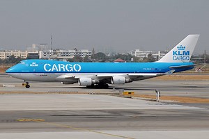 75K views · 888 reactions | KLM Boeing 747-400F Cockpit - Hong Kong Take-Off at Sunrise | My Flight World | Facebook
