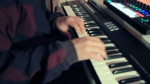 With a host of connections, the MC-707 easily flows in and out of your production setup 😎 Check out MXXWLL expanding the performance with a midi keyboard! With advanced USB capabilities, you can even record all eight parts to individual DAW tracks, or sample sounds from your DAW to capture them for your next live show. | Roland