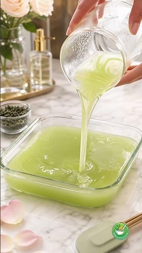 Homemade Green Tea and Rose Water Hydrogel for Neck and Face