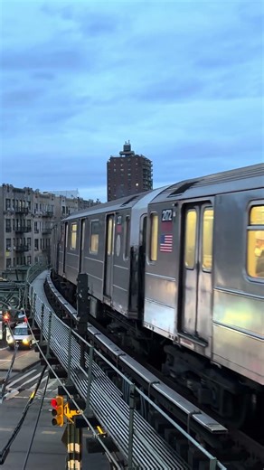New York City Subway | (1) Train Arriving at Dyckman Street #nycta #newyorkcitysubway #1train