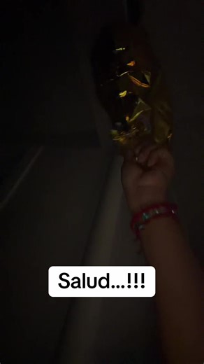 Salud y mil veces salud por tod lo bueno q nos trae este nuevo año que viene #bendicionesparatodos #saludostiktokers #frases