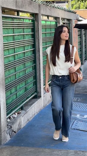 Bancamiga Banco Universal | ¡Innovación al alcance de tu mano en todo momento! Con Bancamiga Suite, tu tarjeta de débito está siempre contigo. Paga de manera fácil y... | Instagram