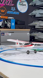 Let’s fly the new FMS PA-18 500mm RTF Plane 🛩️.This is the PA-18 500mm from FMS Model, a Ready to Fly model packed with all you need inside the box! 🛩️Whether you are a beginner about to start aeromodeling or an experienced pilot in search of a little plane for backyard flying, this is the perfect plane. It’s cheap, it’s durable and it comes with installed gyro that allows literally everyone flying it. Check this unboxing video where I show you all the characteristics, like the emergency prope