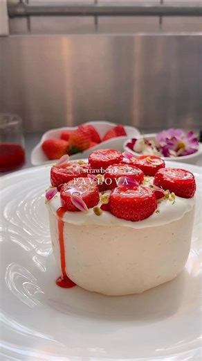 Mini strawberry pavlova🍓☁️ filled with strawberry compote, raspberry sauce and whipped cream♥️ Recipe available on my Substack: https://soohyunlee.substack.com/p/strawberry-pavlova?utm_source=publication-search | Soohyun Lee