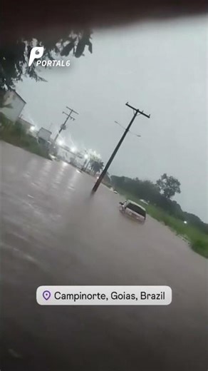 Morador surpreende ao usar jet ski em avenida alagada após forte chuva em Campinorte