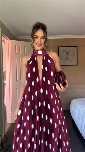 Olivia Molly Rogers on Instagram: "A polka dot moment 🍇"