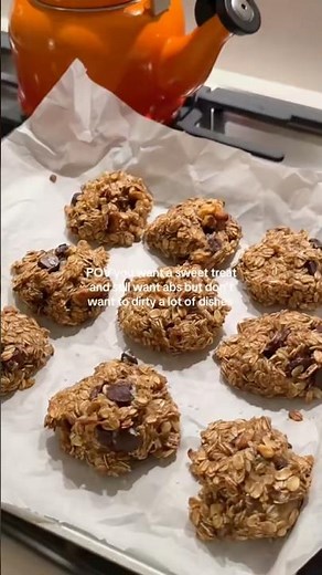 The best banana cookie recipe! Sooo easy and minimal cleanup #bananarecipe #bananacookies