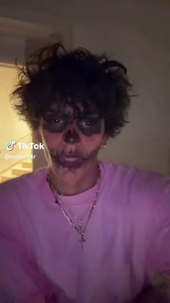 Creative Halloween Makeup Ideas Featuring The Joker