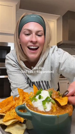 Taco Dip🌮 (365 cals 45g protein) This recipe makes (7) 1 cup servings and includes 1 bag of Quest protein chips: -1lb lean ground beef -1 yellow bell pepper -1 red bell pepper -1 onion -16 oz low fat Good Culture cottage cheese -1 cup reduced fat cheddar cheese -4 tbsp taco seasoning -garlic powder, chili powder, and salt to taste -Quest Taco Protein Chips We like to top ours with a spoonful of plain Greek yogurt and chopped jalapeños! #taco #dip #protein #mealprep #easyrecipe | Samantha Milton