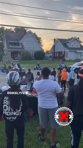 BIKES 🏍️ VS COPS 🚓 • #bikesbullshtpodcast #bikesandbullshit #bikesbullsht #bikelyfe #bikelyfexclusive #bikelyfeapparel #bikelyfexthebrand #bikelife #bikelyfeworldwide #bikesvscops #bikergang #bikerlifestyle #explore #explorepage✨ #readingohio #ohio #cincinnati @bikes_vs_cops | Bikelyfe Xclusive