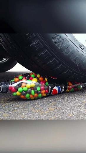 Experiment with Coca-Cola, M&M's & Orbeez 🧨🎈👍 #cocacola #mms #orbeez
