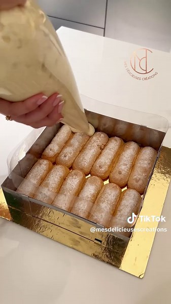 Gâteau ultra crémeux à la marmelade de fraise