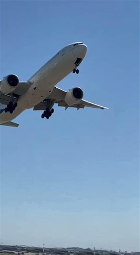 Double-Decker View Makes This Look Unreal 🤯