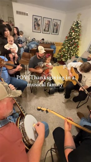 Hannah Harper | And the musicians rotate all day, so you get a fresh batch of jammers every few hours. | Instagram