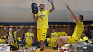 BVB-Spieler feiern wilde Kabinenparty
