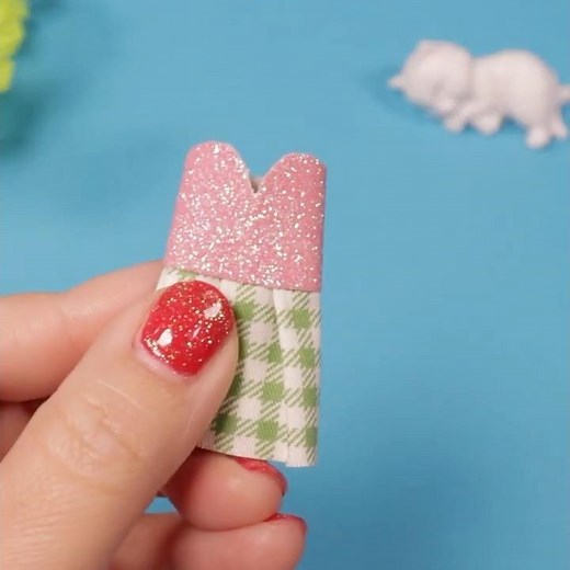 Miniature DIY: Tiny Wardrobe and Shelf, Miniature Dress, Books #miniaturediy