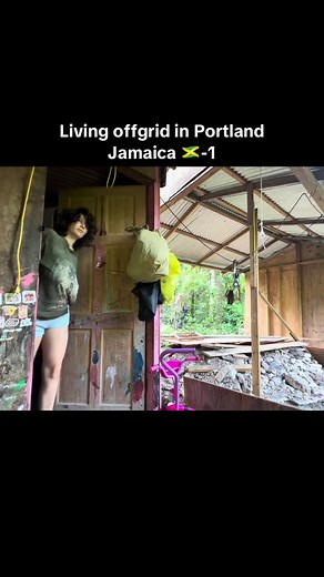 Living Off-Grid in Portland Jamaica: Making Sorrel & Beetroot