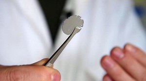 This ‘artificial leaf’ can make hydrogen from sunlight and thin air