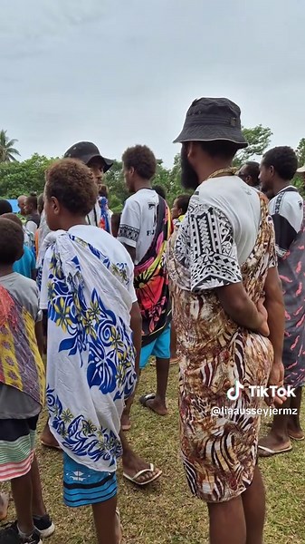 Folen blong Alau, east ambae,squad taet ap 😂🤣💃