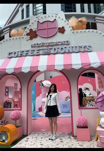 J (@jfxcyn)’s videos with Adore You - Miley Cyrus