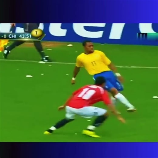 😮‍💨 Robinho’s Dribbling for Brazil Was UNREAL! #footballlegends #football #skills #ronaldino #soccer
