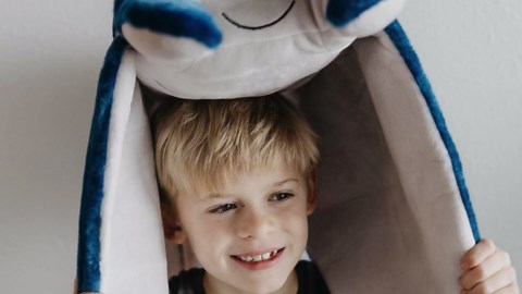 The Petting Zoo Manta Ray Stuffed Animal Plushie, Gifts for Kids, Wild Onez Sealife Animals, Stingray Plush Toy 24 inches from Tip of Tail to Head