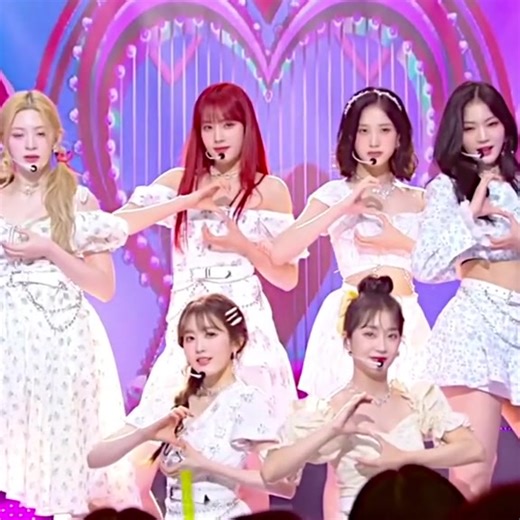 today’s ending fairies 🫶🏻 #stayc