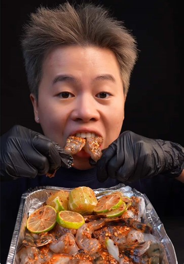 Mukbang Tôm Sú Ngon Với Nước Chấm Spicy Kim