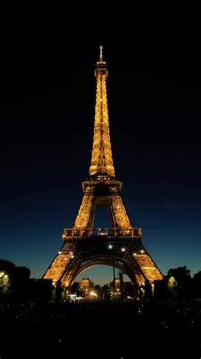 Eiffel Tower Sparkle at Night in Paris