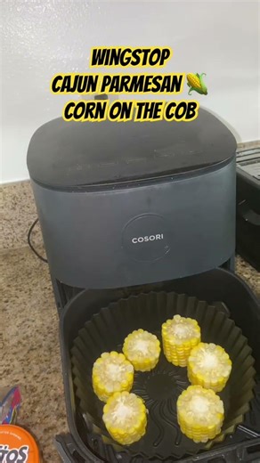 It’s a Wingstop affect 😋 Cajun Parmesan Corn on the Cob #streetcorn #sweetcorn #wingstop