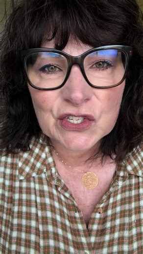 NOT A PAID ADVERTISEMENT! Part 2 - demonstrating the GuidecWand from @GUIDE BEAUTY - Cupid’s Bow application! Other prodts: @Rom&nd US Lip Liner in Bitter Mocha and @merit Lipstick in Bespoke #epicmakeup #beautyover50 #makeupover50 #lipliner